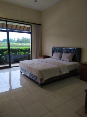 Candi Guest House